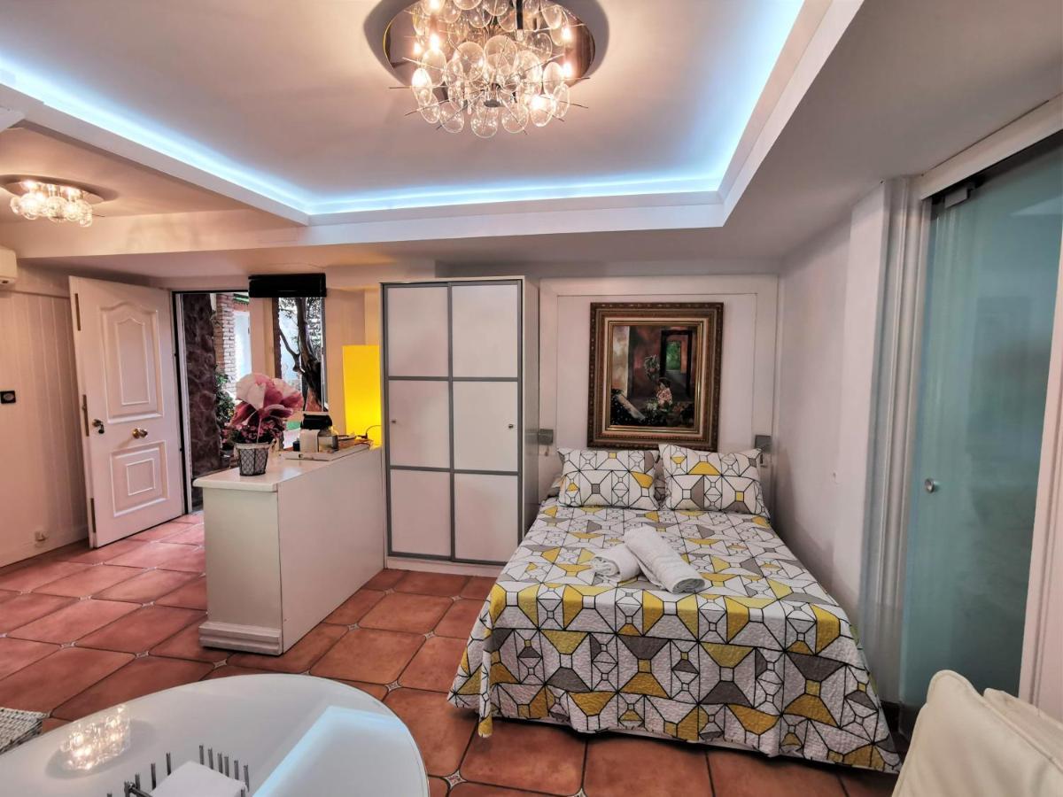 Apartamentos Turisticos Tronca Luxury Granada Exterior photo